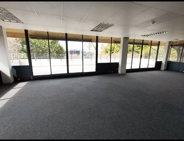 BUSINESS PROPERTY TO RENT IN CRESTA